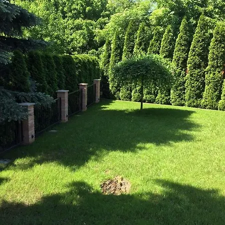 Csittenyhegy Villa *