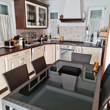 Villa Csittényhegy *
